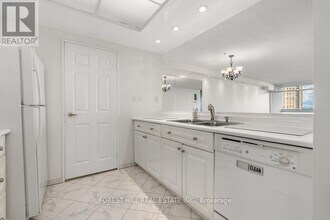1555 Finch Ave E in Toronto, ON - Building Photo - Building Photo