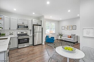 119 Forest St in Montclair, NJ - Building Photo - Building Photo
