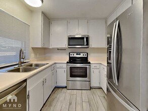 4903 W Golden Ln in Glendale, AZ - Building Photo - Building Photo