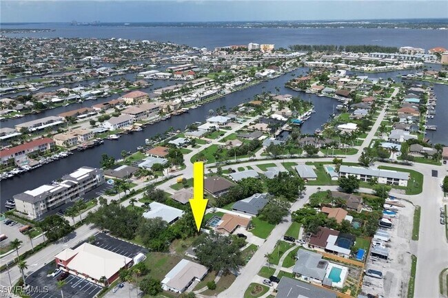 4325 SE 16th Pl in Cape Coral, FL - Building Photo - Building Photo