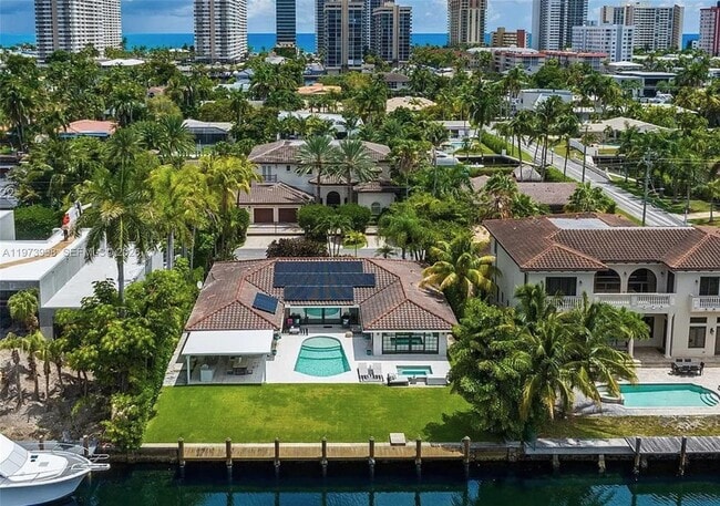 524 Oleander Dr in Hallandale Beach, FL - Building Photo - Building Photo