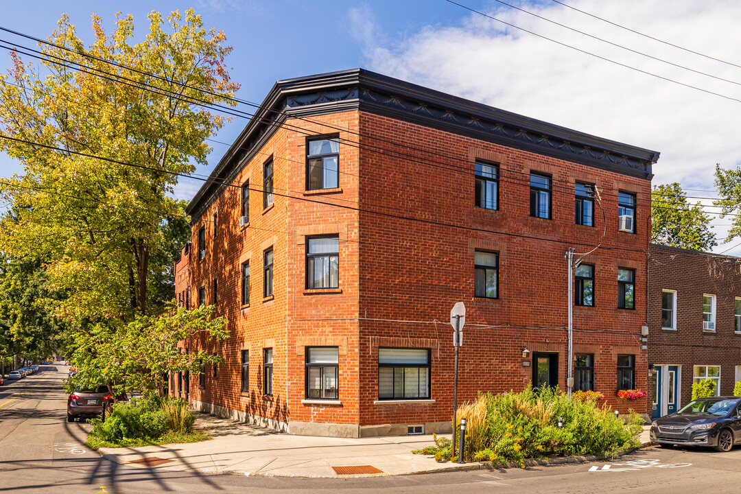 1559 La Fontaine Rue in Montréal, QC - Building Photo