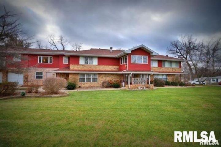 5217 N Prospect Rd in Peoria, IL - Building Photo