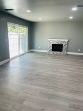 1085 Piedmont Dr in Sacramento, CA - Building Photo - Building Photo