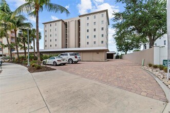 350 Golden Gate Point in Sarasota, FL - Building Photo - Building Photo