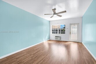 635 8th St in Miami Beach, FL - Foto de edificio - Building Photo