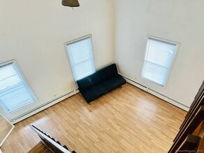 892 State St in New Haven, CT - Building Photo - Building Photo