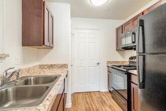 Park at Humble in Humble, TX - Foto de edificio - Interior Photo