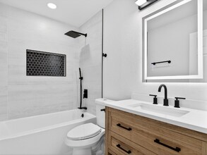 6013 Cedar Ln in Rowlett, TX - Foto de edificio - Building Photo