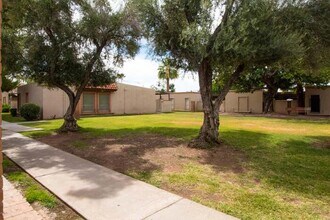 6004 W Augusta Ave, Unit 6004 in Glendale, AZ - Building Photo - Building Photo