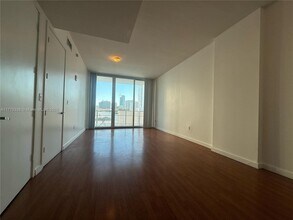 2200 NE 4th Ave, Unit 701 in Miami, FL - Building Photo - Building Photo