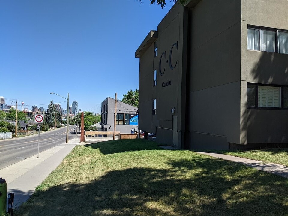 1808-1818 18 Street SW in Calgary, AB - Building Photo