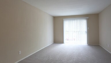 Brandon Oaks in Cypress, TX - Building Photo - Interior Photo