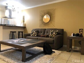 2121 S Camino St-Unit -B in Anaheim, CA - Building Photo - Building Photo