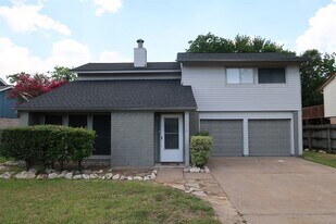 15326 McConn St in Webster, TX - Building Photo