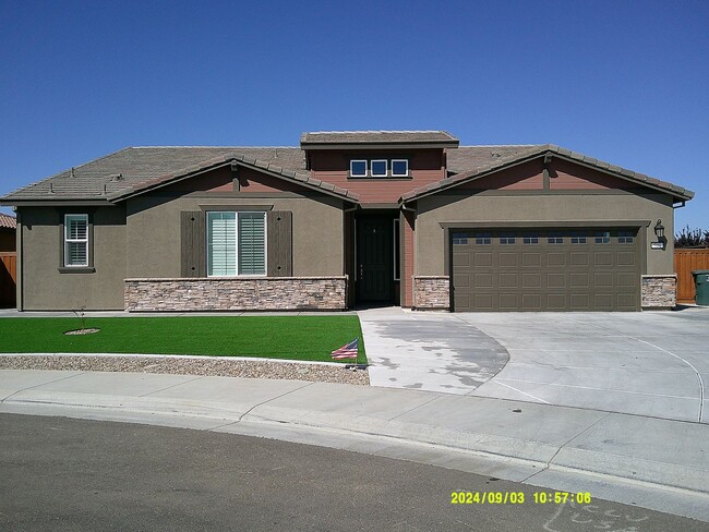 property at 700 Jasmine Ct