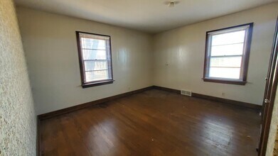 2720 W Folsom St in Eau Claire, WI - Foto de edificio - Building Photo