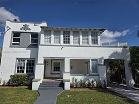 1945 NW 24th Ct in Miami, FL - Building Photo