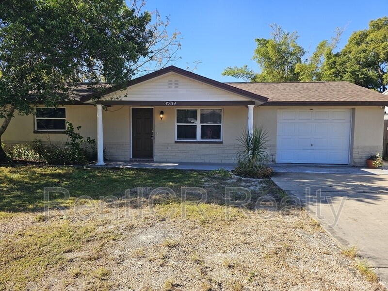 7734 Candle Dr in Port Richey, FL - Building Photo