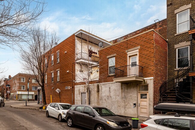 4155-4159 Sainte-Catherine Rue in Montréal, QC - Building Photo - Building Photo