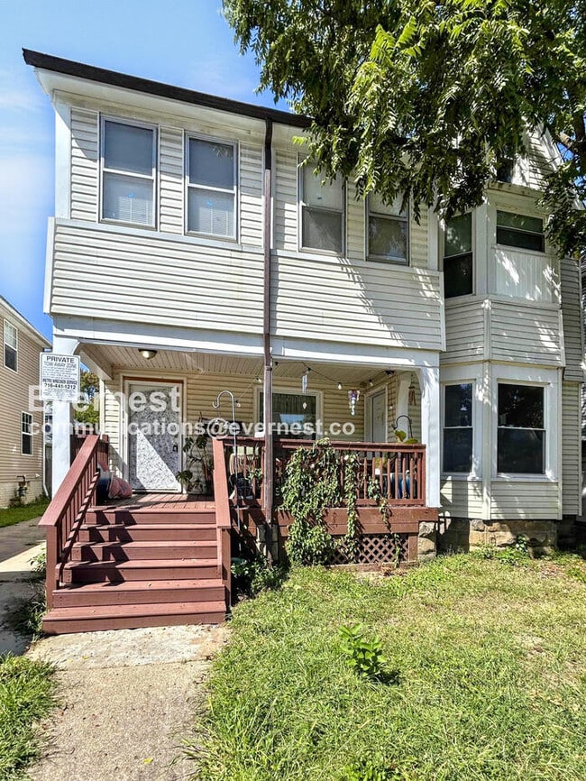 1334 W 89th St