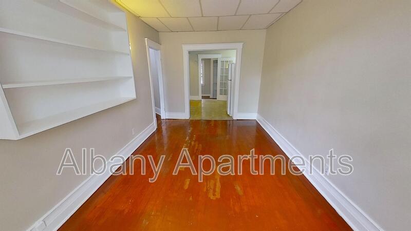 566 Park Ave in Albany, NY - Building Photo