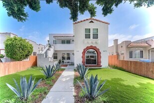 1044 W 84th Pl in Los Angeles, CA - Building Photo