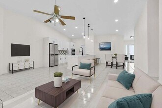 48 Bentwater Cir in Boynton Beach, FL - Building Photo - Building Photo