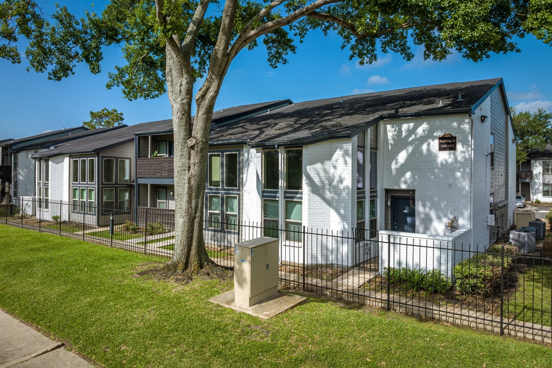 The Adalene in Houston, TX - Building Photo