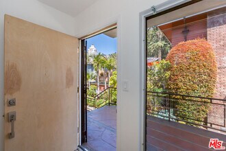 1268 N Sweetzer Ave in West Hollywood, CA - Building Photo - Building Photo