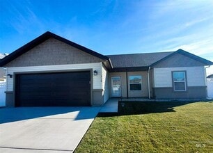 710 Emerald St in Rupert, ID - Building Photo - Building Photo