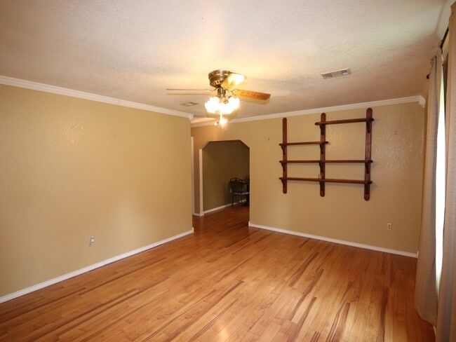 1190 Alred St in Vidor, TX - Building Photo - Building Photo