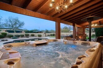 8304 E Gail Rd in Scottsdale, AZ - Building Photo - Building Photo