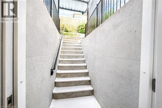 186 Blair Creek Dr in Kitchener, ON - Building Photo - Building Photo