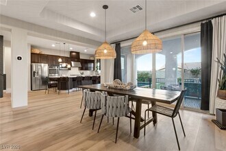 258 Castellari Dr in Las Vegas, NV - Building Photo - Building Photo