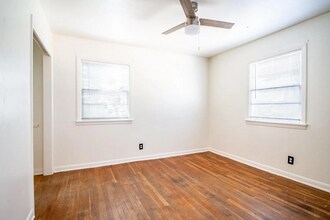 2011 45th St in Lubbock, TX - Foto de edificio - Building Photo