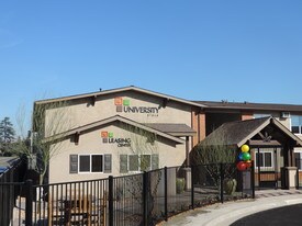 University Place in Fresno, CA - Building Photo