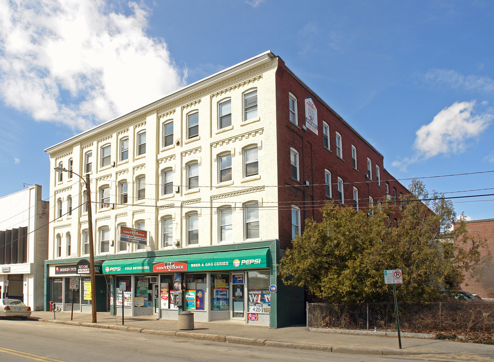 The Apartments at 64 Merrimack Street in Manchester, NH - Foto de edificio