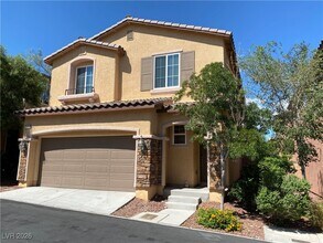 9332 W Pearblossom Sky Ave in Las Vegas, NV - Building Photo - Building Photo