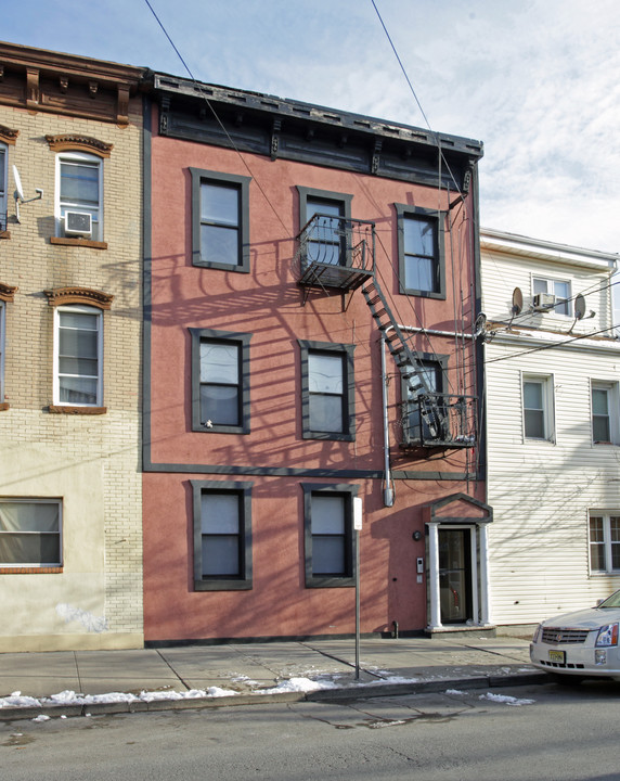 384 Palisade Ave in Jersey City, NJ - Foto de edificio