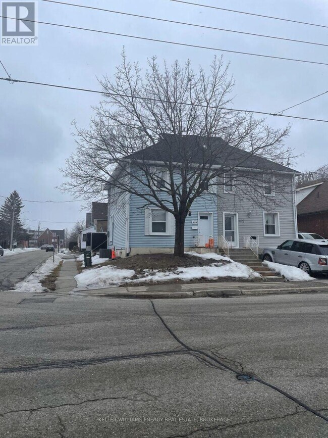 484 Albert St