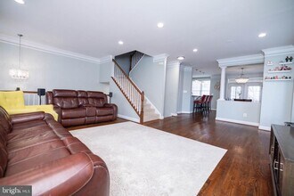 4212 Timber Meadow Dr in Fairfax, VA - Building Photo - Building Photo