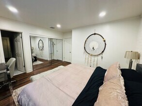 7560 Hollywood Blvd in Los Angeles, CA - Building Photo - Building Photo