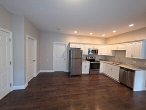 25 Brown Ave in Holyoke, MA - Building Photo - Building Photo