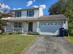 7006 Finchley Dr in Reynoldsburg, OH - Building Photo - Building Photo