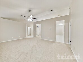 7738 Collins Ridge Blvd in Jacksonville, FL - Foto de edificio - Building Photo