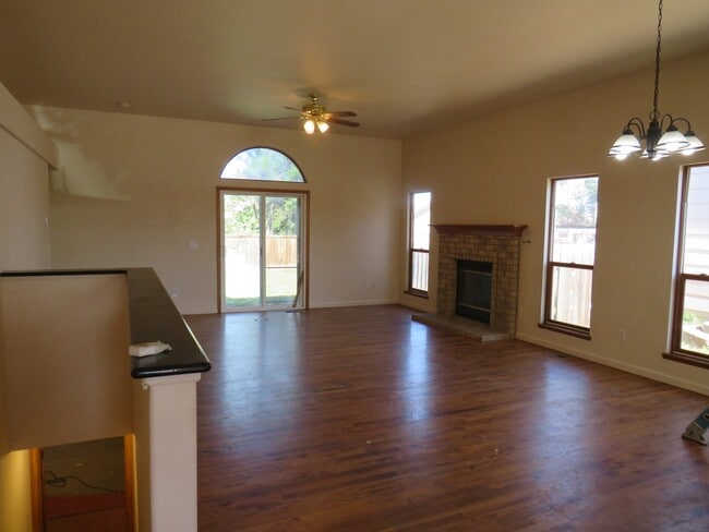 1434 S Canoe Creek Dr in Colorado Springs, CO - Building Photo - Building Photo