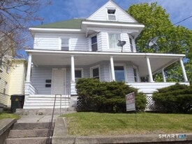 835 Bank St in New London, CT - Building Photo