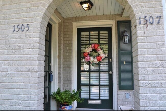 property at 1507 McDuffie St