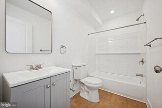 3413 N 19th St, Unit B in Philadelphia, PA - Foto de edificio - Building Photo